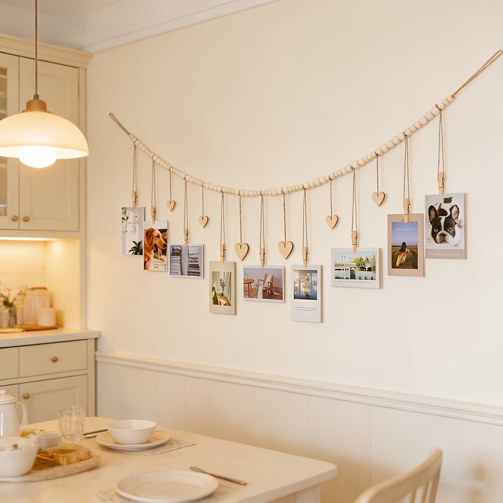 Engraved Wood Frame - Hängende Foto-Display-Wanddekoration - Rustikale Boho Holzperlen-Girlande