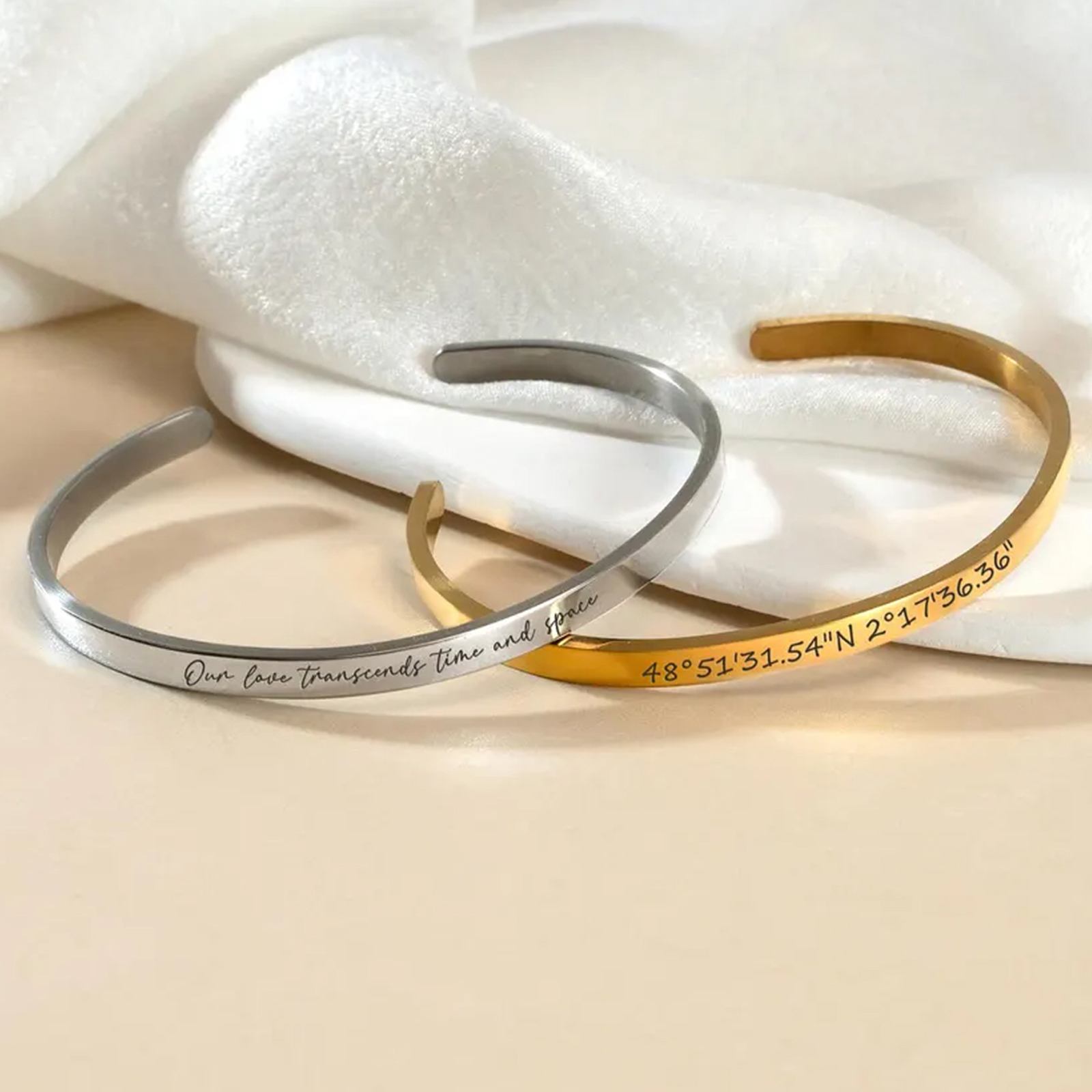 Coordinates Bracelet - Lemegeton Graviertes Namensarmband, individueller römischer Zahl,