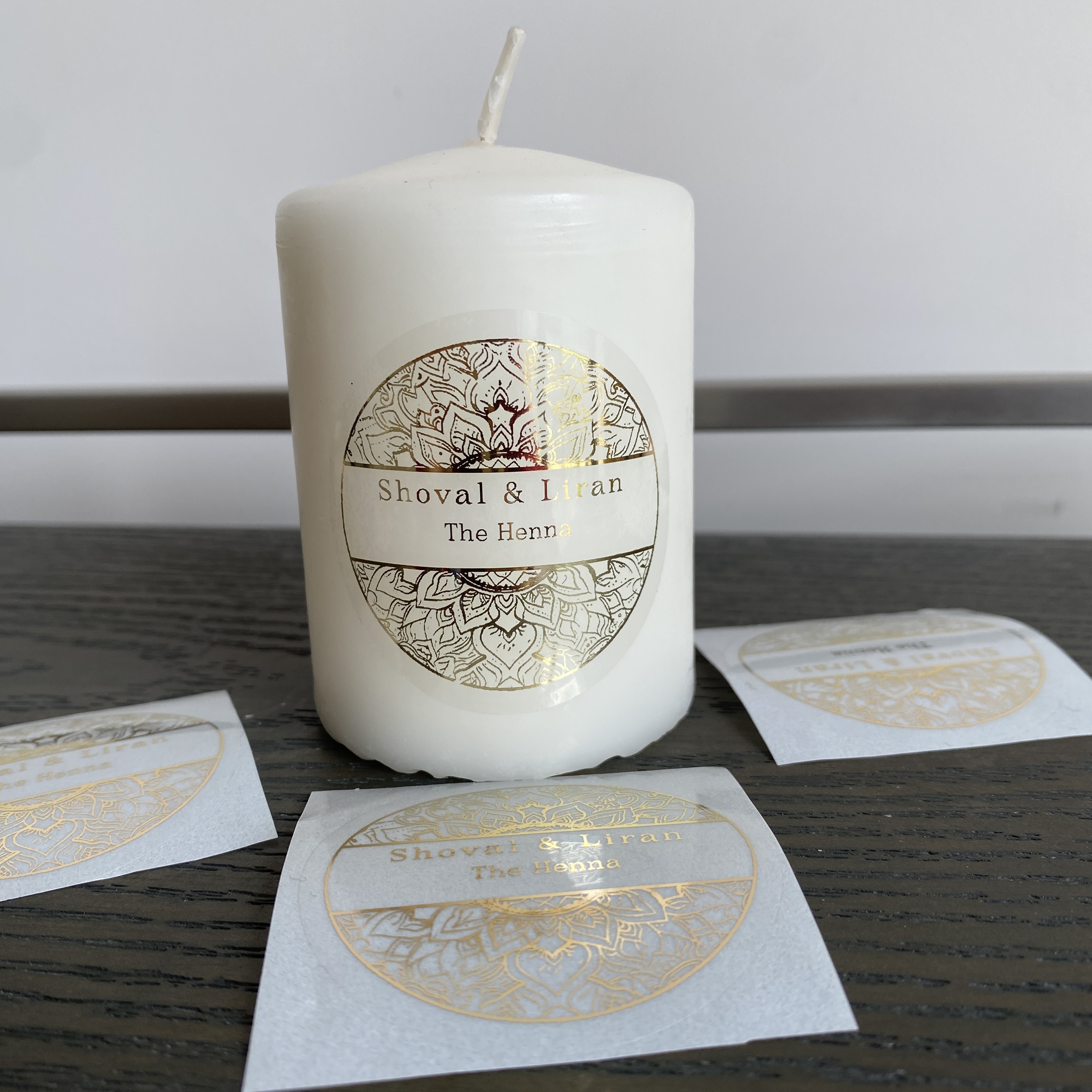 Personalisierte Henna-Tagesker – Personalised Candle Label Bewertung und Preis