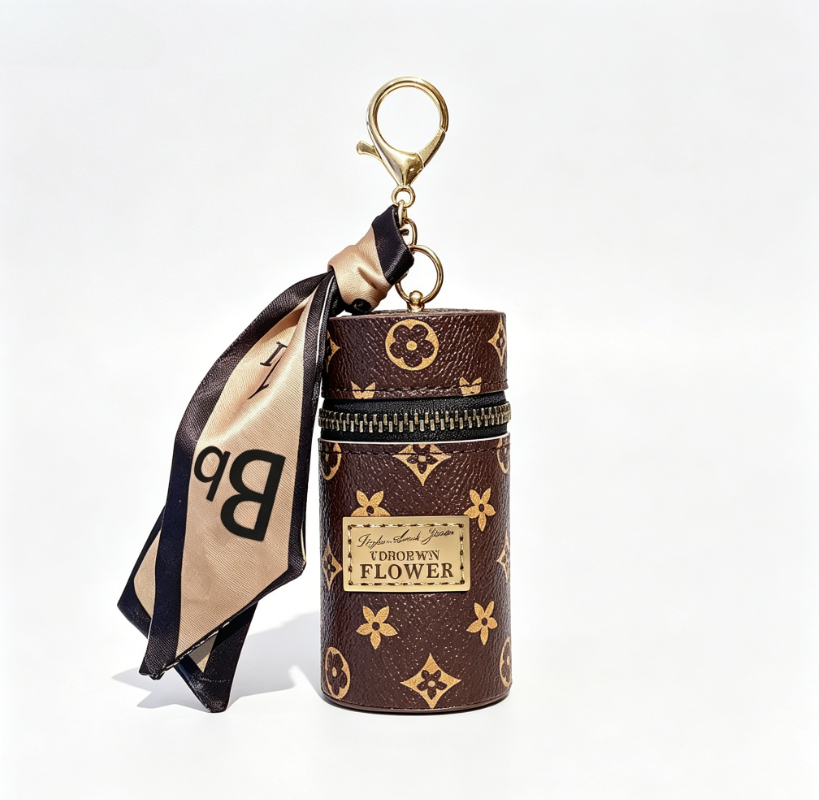 Vintage Brauner Blumen-Monogra – Monogram Keychain Leather Bewertung und Preis